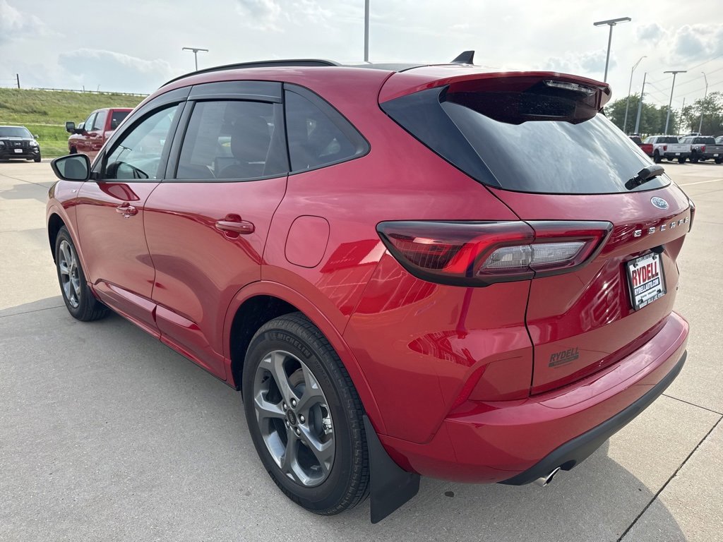 Certified 2024 Ford Escape ST-Line image 3