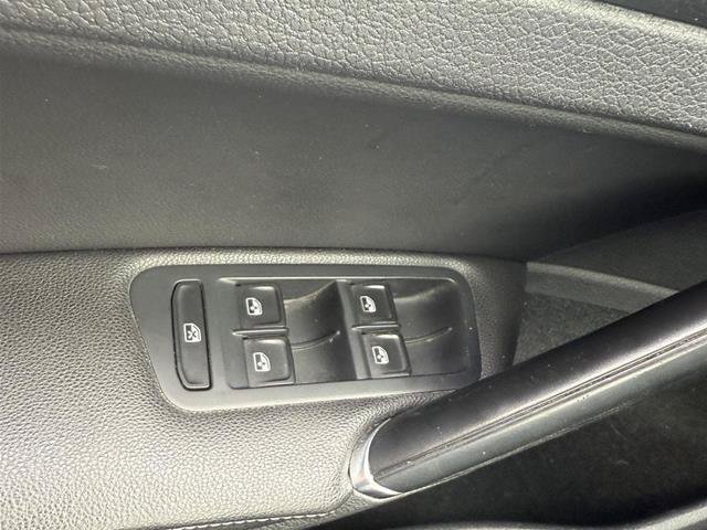 Used 2018 Volkswagen Golf SE FWD image 19