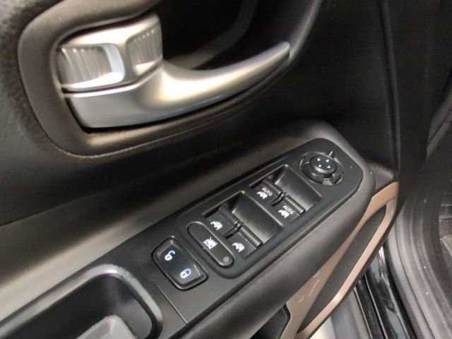 Used 2017 Jeep Renegade Trailhawk image 16