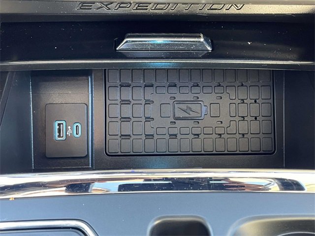 Certified 2024 Ford Expedition XLT image 29