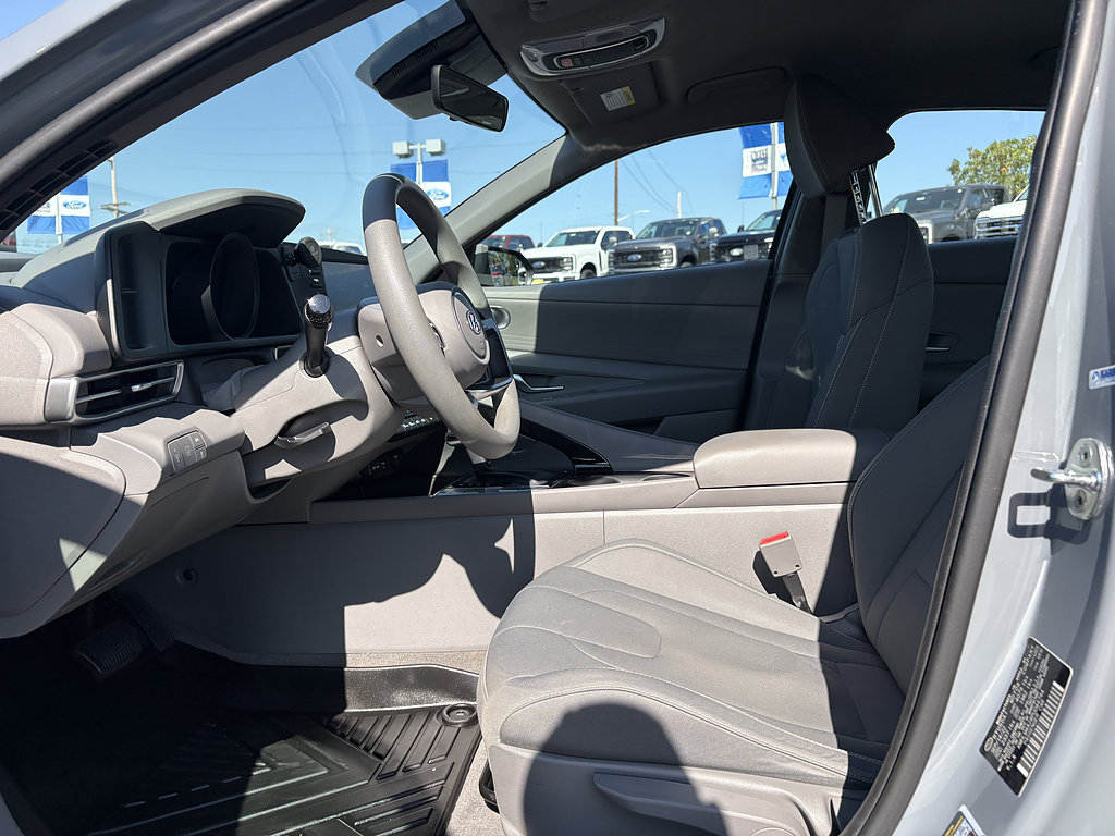 Used 2023 Hyundai Elantra Blue w/ Preferred Accessory Package FWD image 15