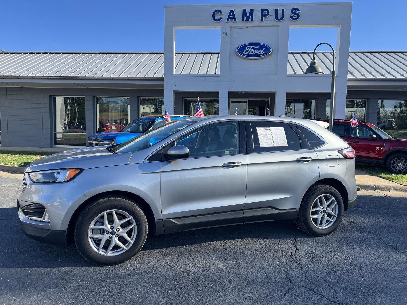 Certified 2022 Ford Edge SEL w/ Convenience Package image 2