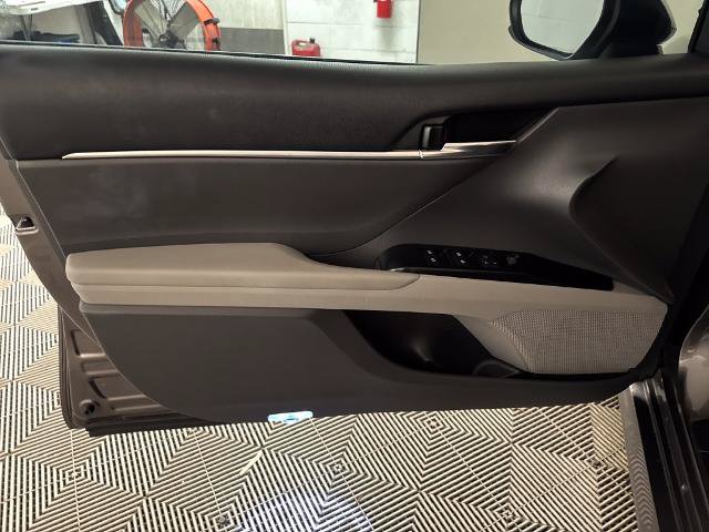 Used 2019 Toyota Camry LE FWD image 10