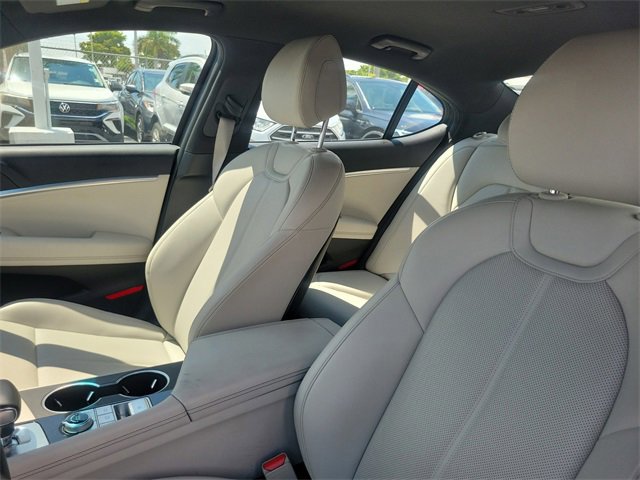 Used 2024 Genesis G70 2.5T image 18
