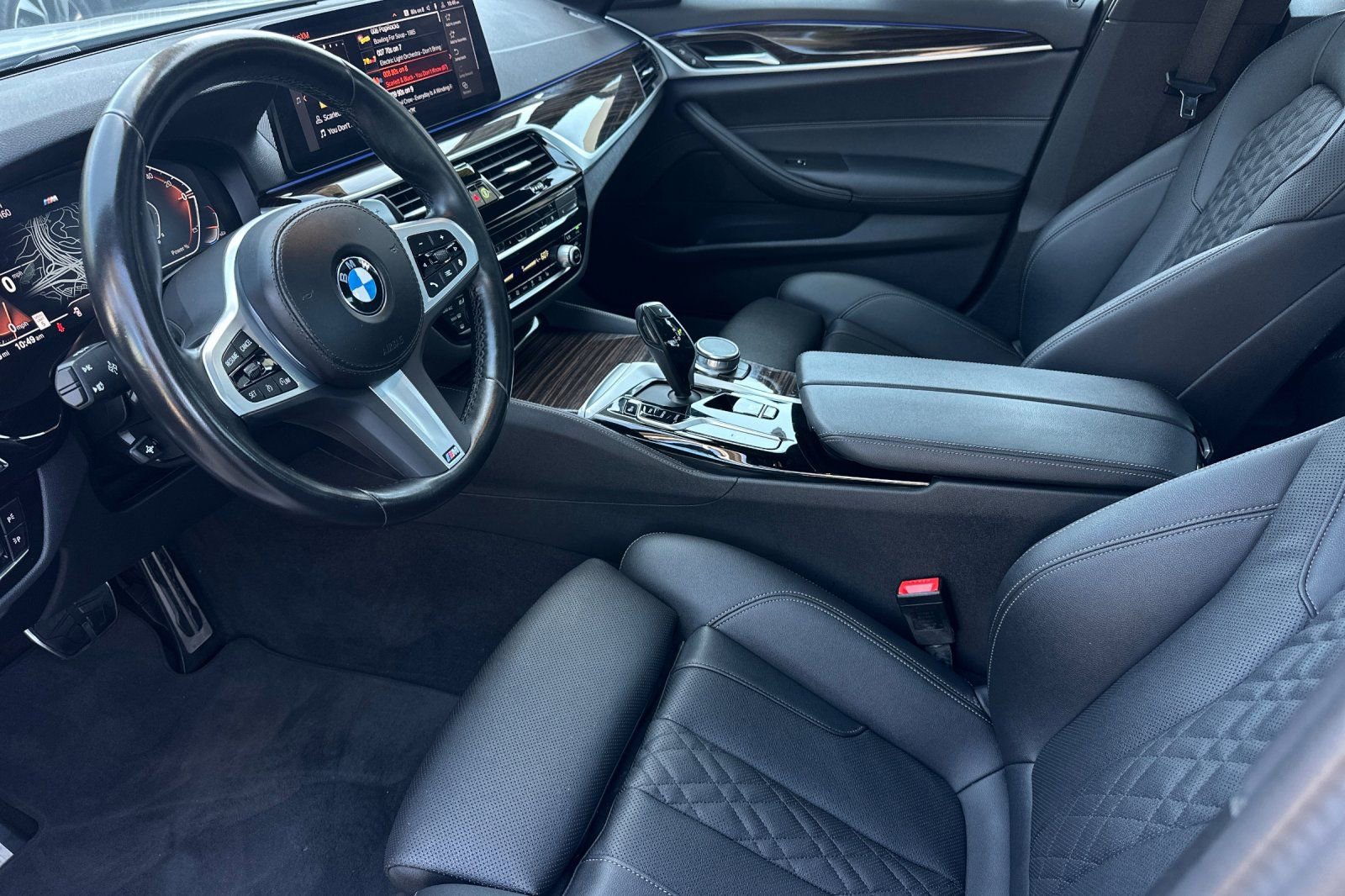 Used 2023 BMW 540i w/ M Sport Package image 9