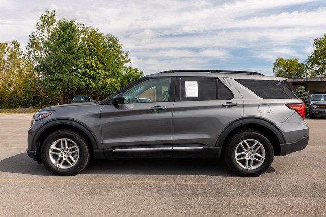 Certified 2025 Ford Explorer Active AWD/4WD image 9