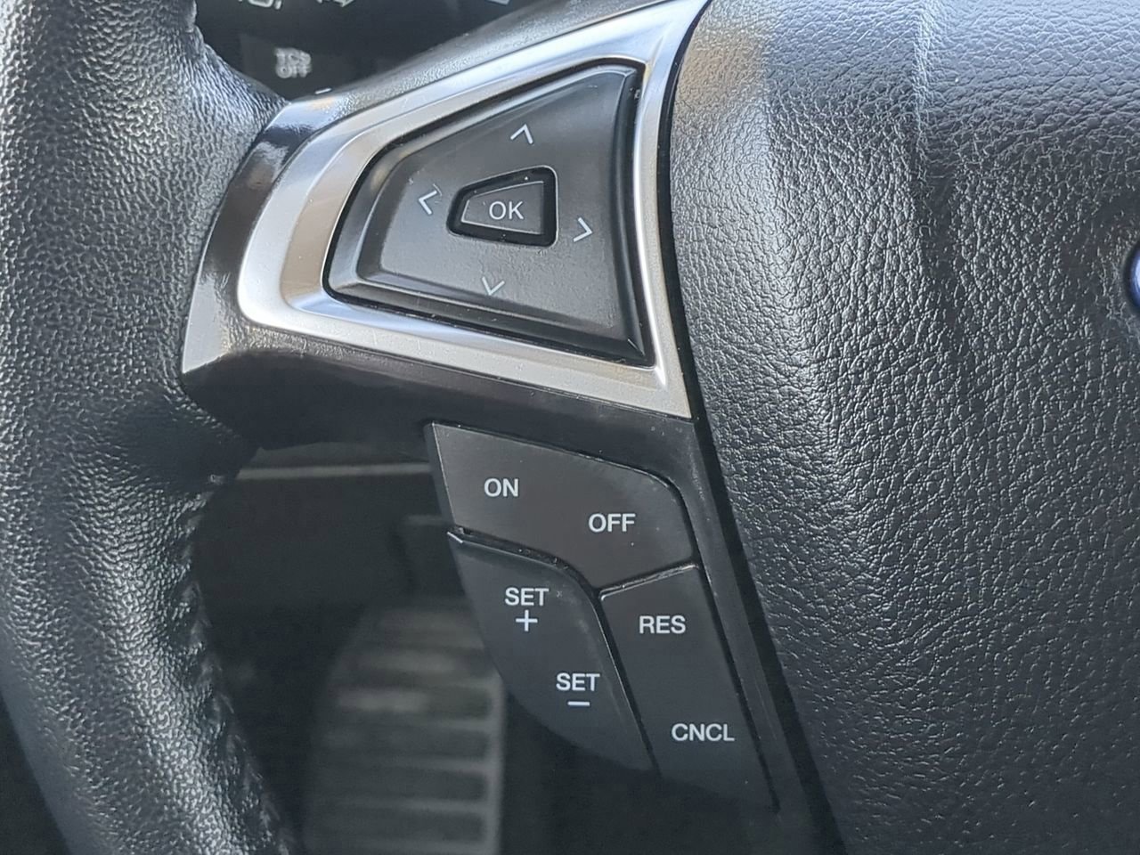 Certified 2024 Ford Edge SEL image 24