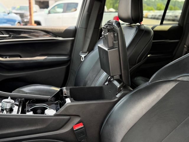 Used 2022 Jeep Grand Cherokee Trailhawk w/ Luxury Tech Group III AWD/4WD image 28