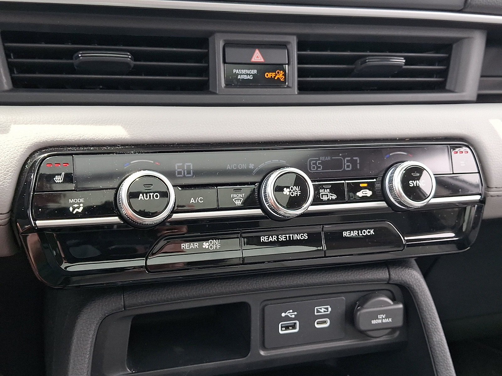 Used 2025 Honda Pilot Touring image 23