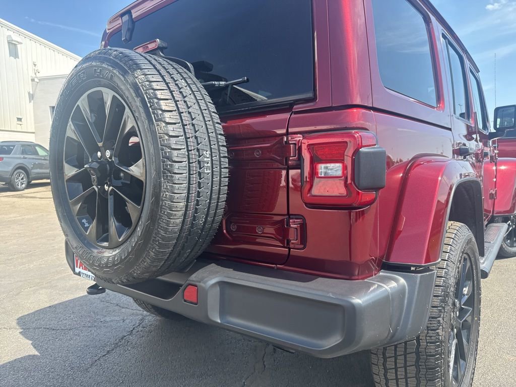 Used 2021 Jeep Wrangler Unlimited Sahara w/ Cold Weather Group image 16