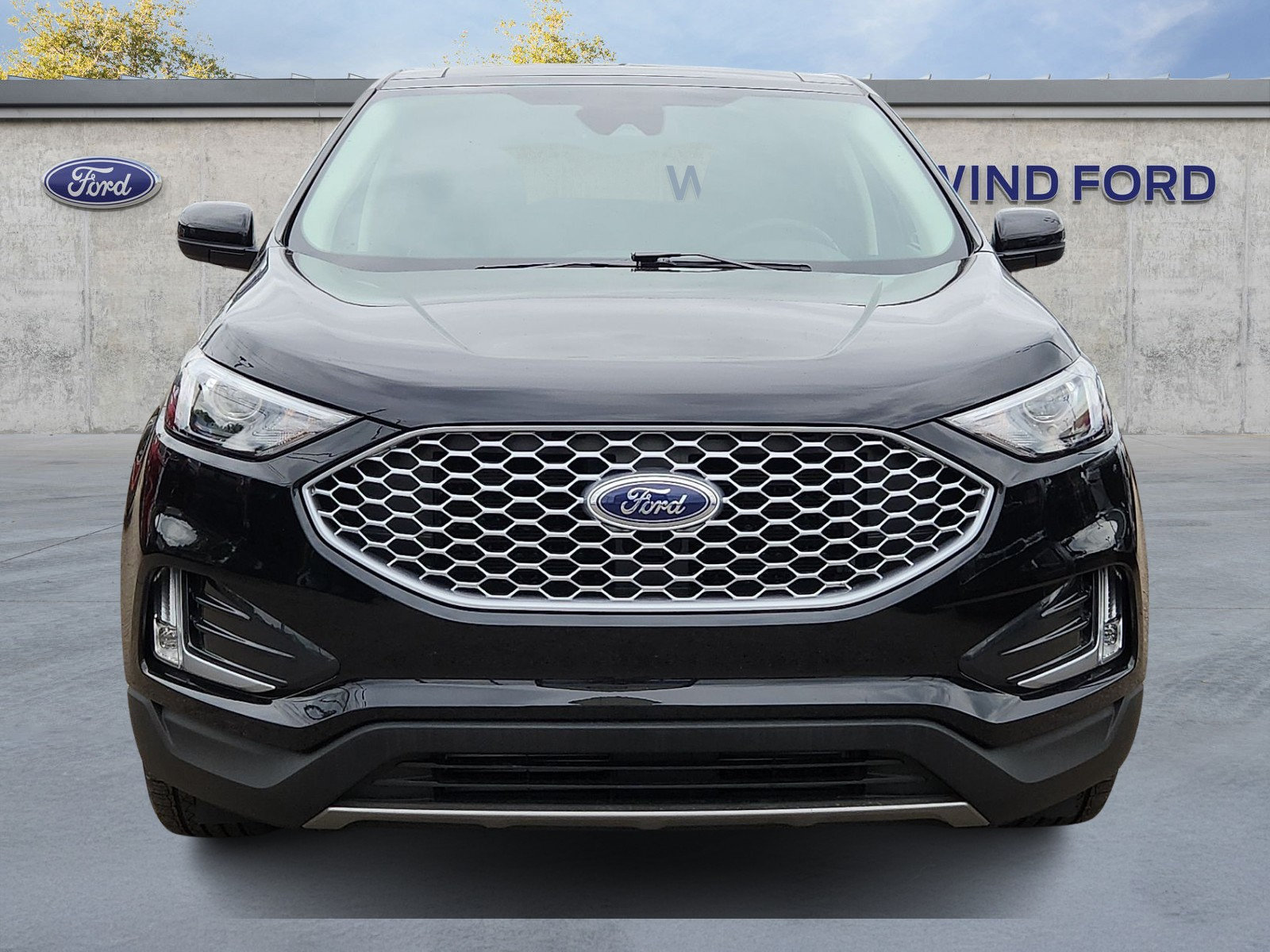 Certified 2024 Ford Edge SEL w/ Convenience Package AWD/4WD image 2