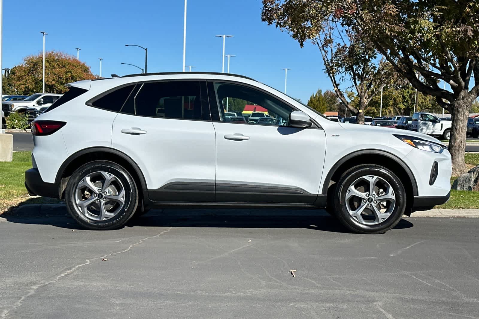 Certified 2025 Ford Escape ST-Line Select AWD/4WD image 8