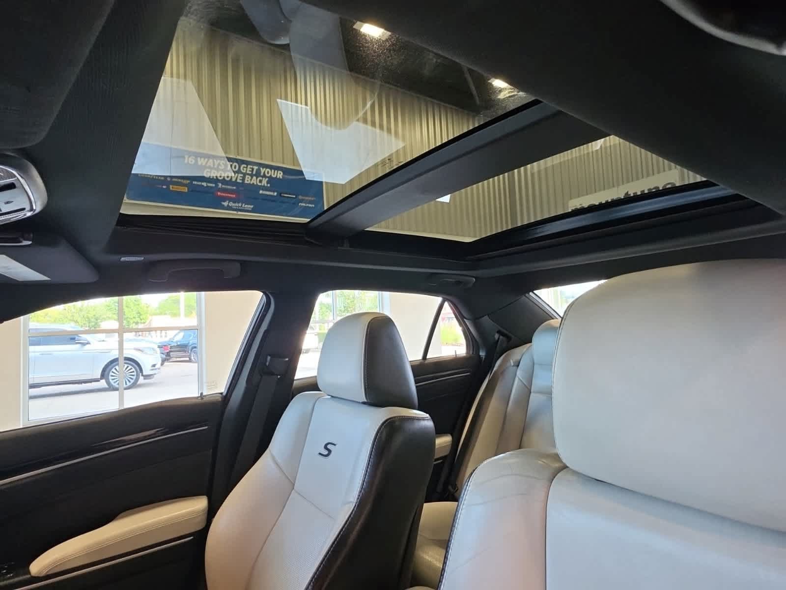Used 2019 Chrysler 300 S w/ 300S Premium Group 2 AWD/4WD image 18