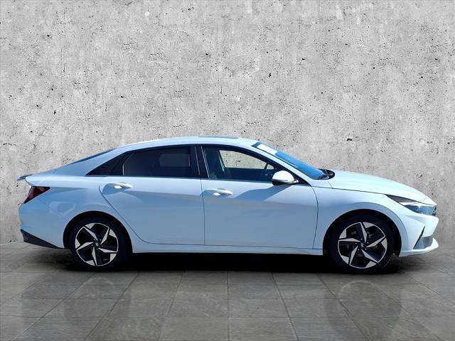 Used 2021 Hyundai Elantra SEL w/ Convenience + Premium Package image 2