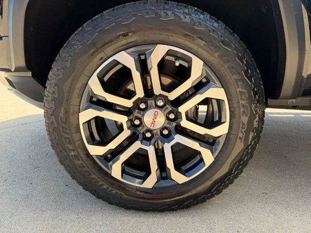 Used 2024 GMC Canyon AT4 w/ AT4 Premium Package AWD/4WD image 10