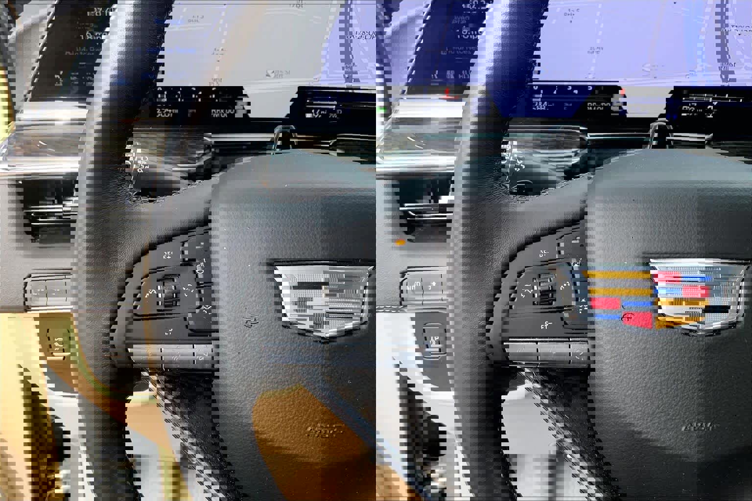 Used 2024 Cadillac Escalade Premium Luxury w/ Performance Package image 23