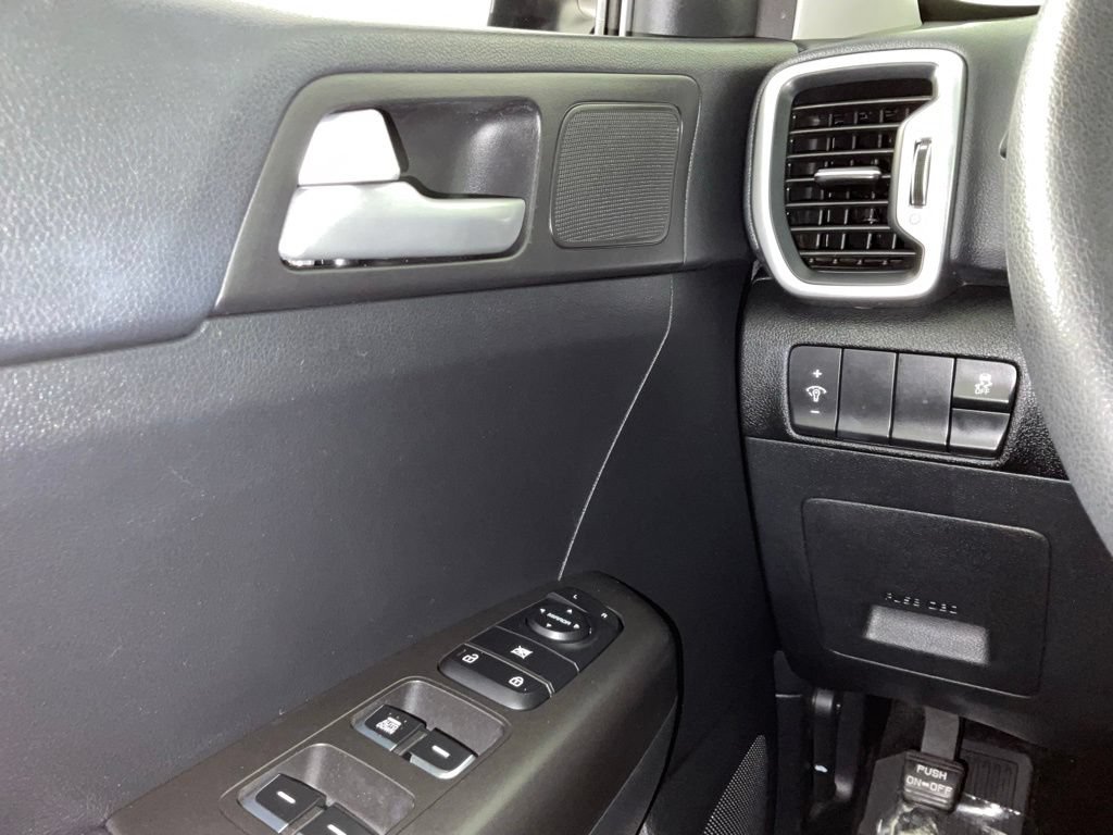Used 2017 Kia Sportage LX w/ LX Popular Package FWD image 19