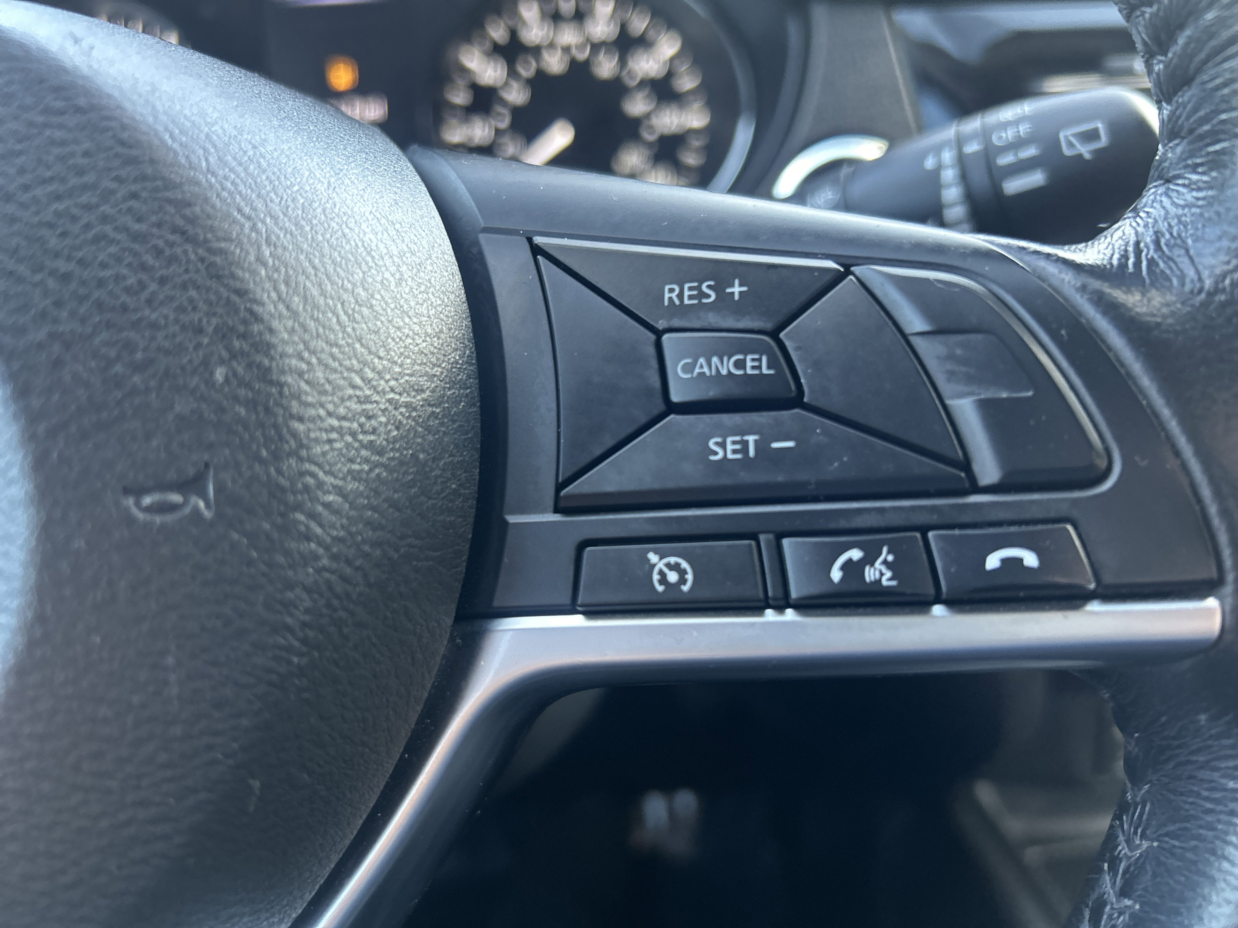 Used 2018 Nissan Rogue Sport SV w/ SV All-Weather Package image 18