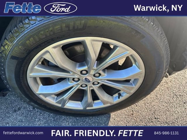 Certified 2023 Ford Explorer XLT w/ Equipment Group 202A AWD/4WD image 5