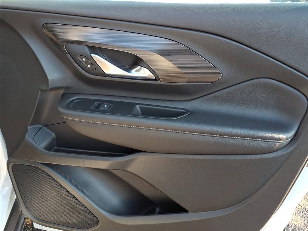 Used 2022 GMC Terrain SLT image 9