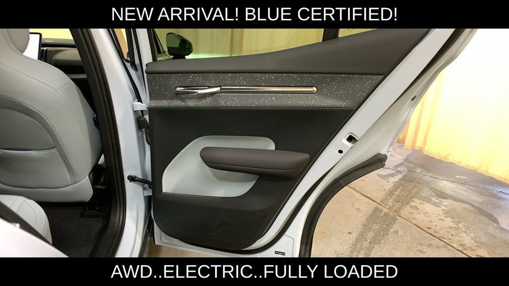 Used 2025 Volvo EX30 Ultra w/ Climate Package AWD/4WD image 13