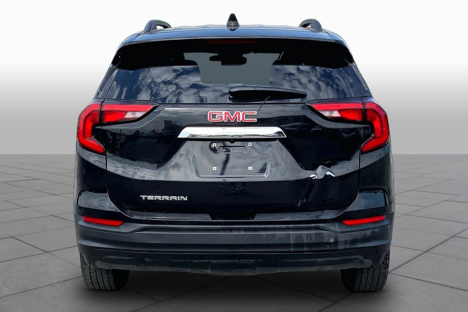 Used 2021 GMC Terrain SLE w/ Driver Convenience Package FWD image 5