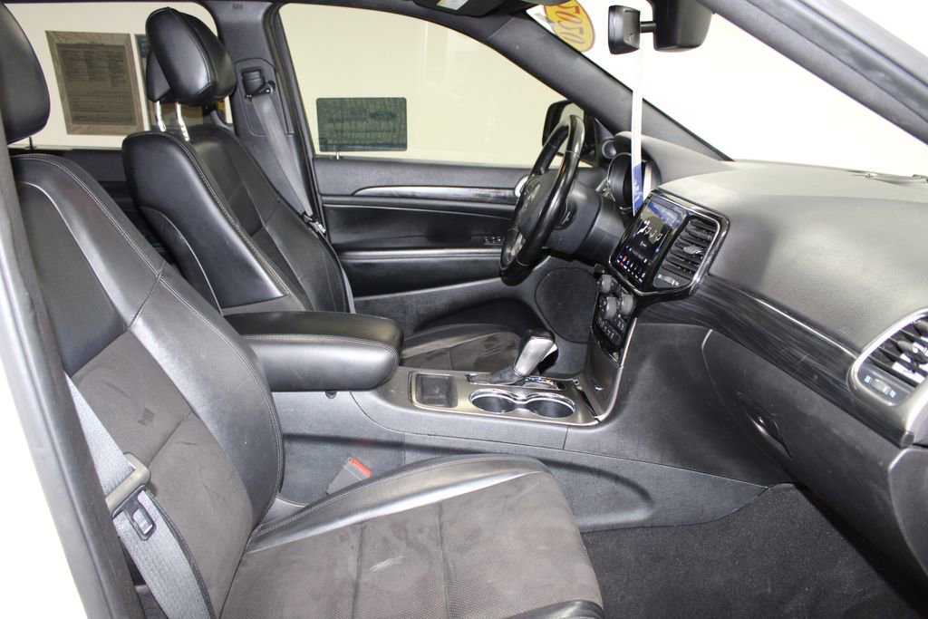Used 2020 Jeep Grand Cherokee Altitude image 27