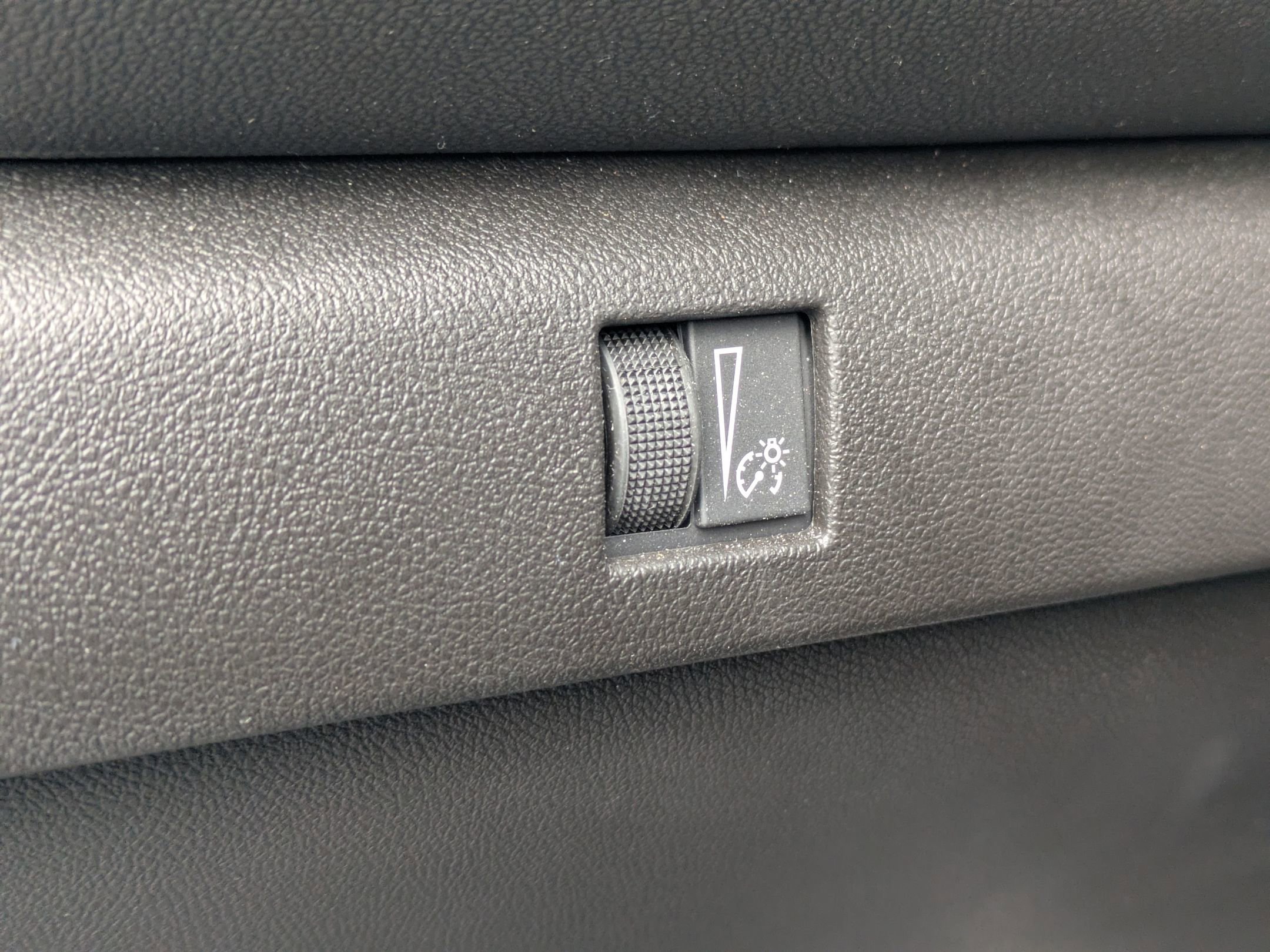 Used 2023 Chevrolet Colorado LT image 13