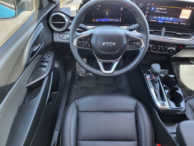 Used 2025 Chevrolet Trax ACTIV FWD image 29
