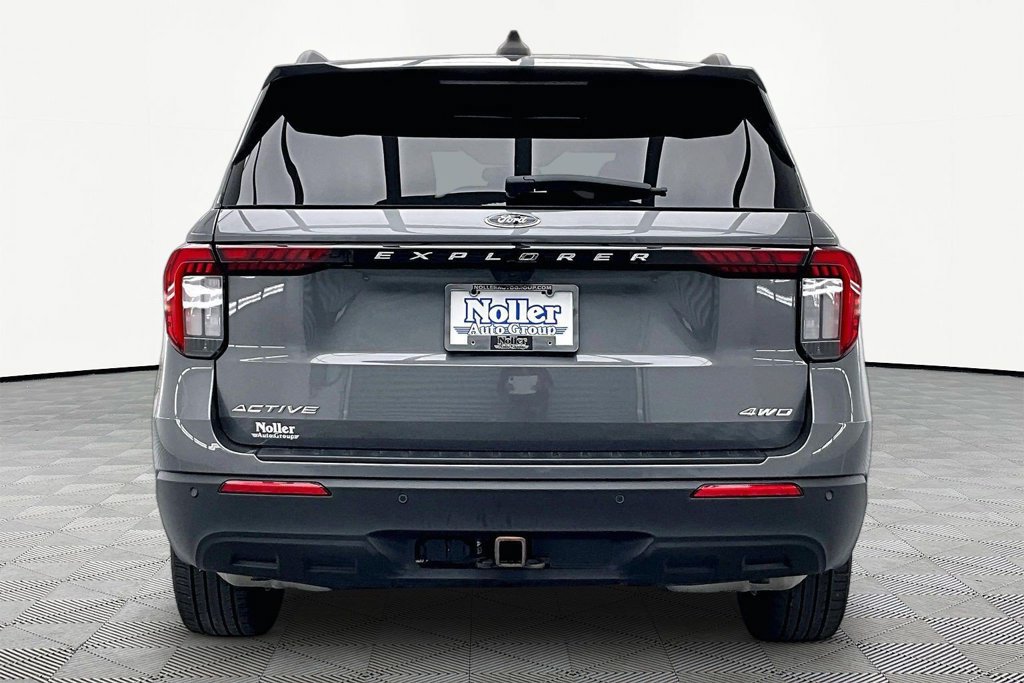Certified 2025 Ford Explorer Active AWD/4WD image 4