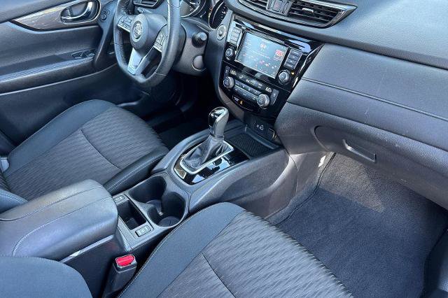 Used 2019 Nissan Rogue SV w/ Premium Package image 8