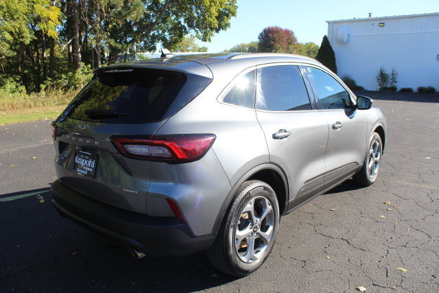 Certified 2025 Ford Escape ST-Line Select AWD/4WD image 13