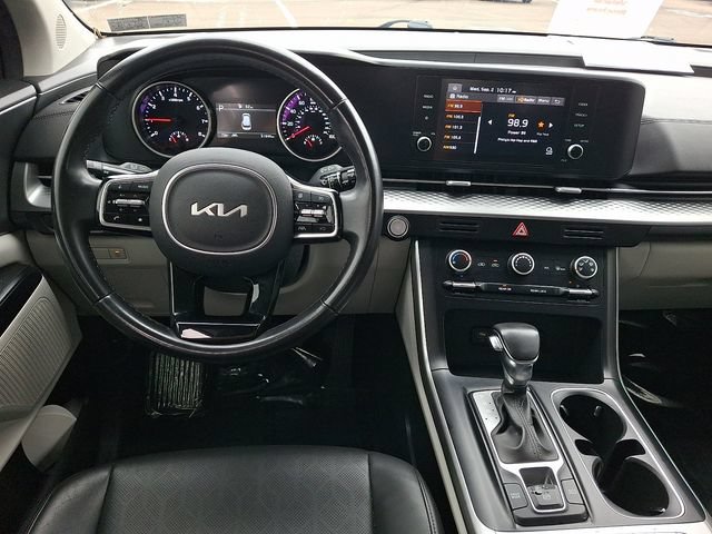 Used 2022 Kia Carnival LX FWD image 11