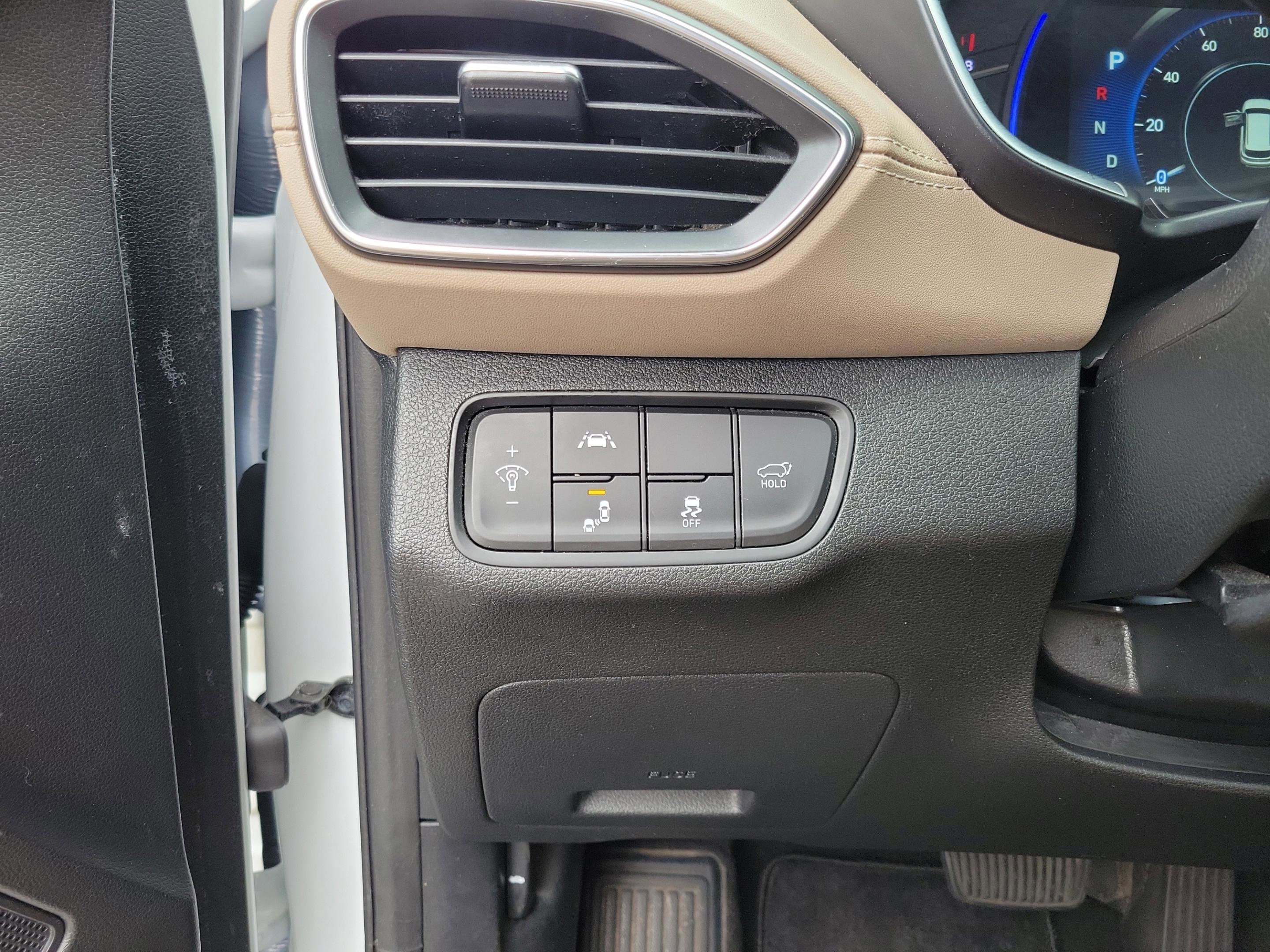 Used 2020 Hyundai Santa Fe Limited image 8