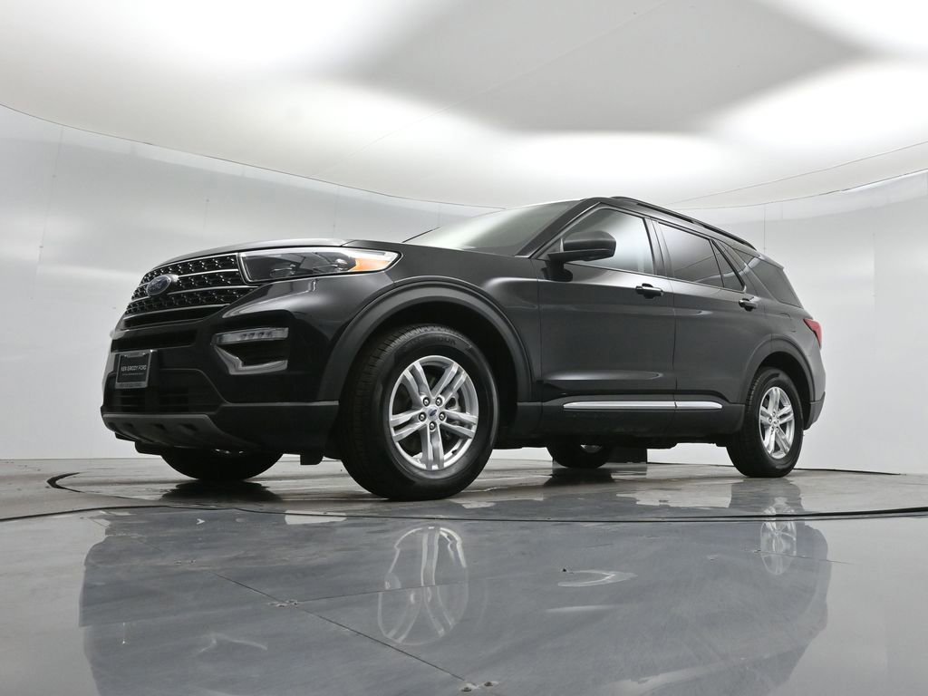Certified 2024 Ford Explorer XLT w/ Equipment Group 202A image 25
