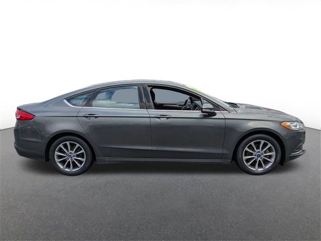 Certified 2017 Ford Fusion SE image 4
