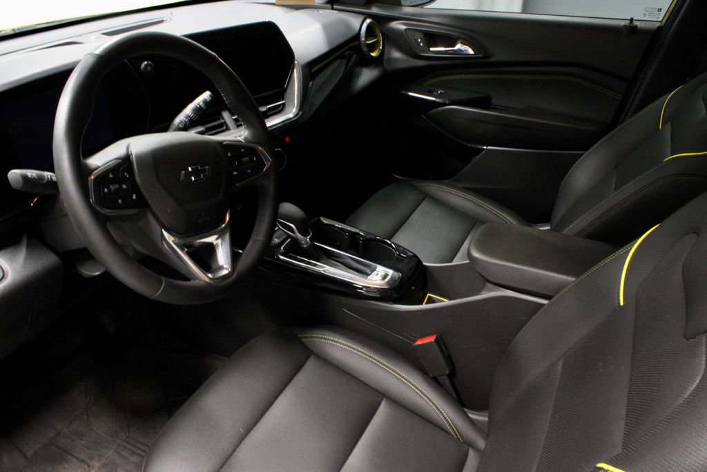 Used 2025 Chevrolet Trax ACTIV w/ Driver Confidence Package FWD image 24