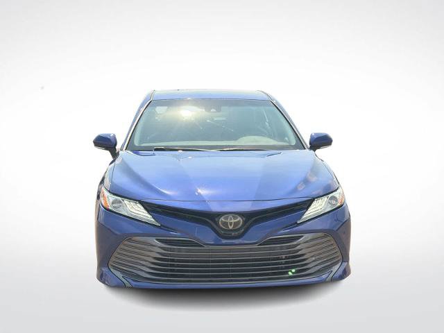 Used 2018 Toyota Camry XLE FWD image 3