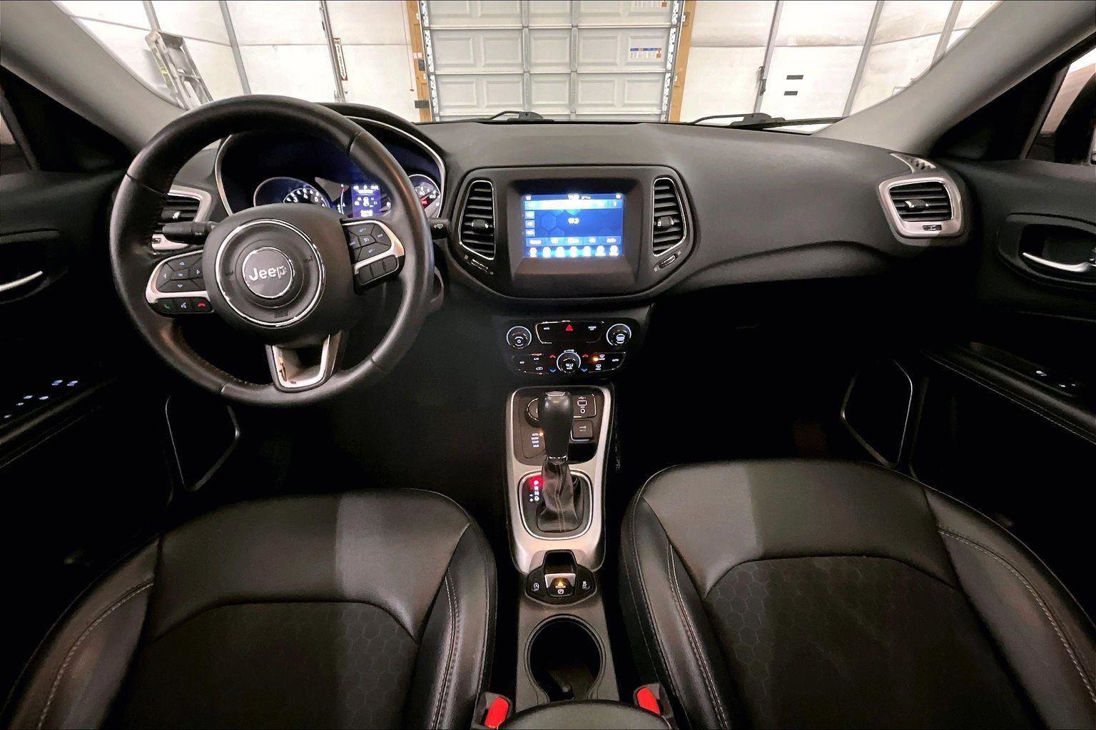 Used 2019 Jeep Compass Latitude image 14