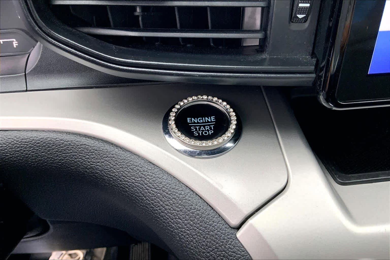Certified 2022 Ford Explorer XLT RWD image 32