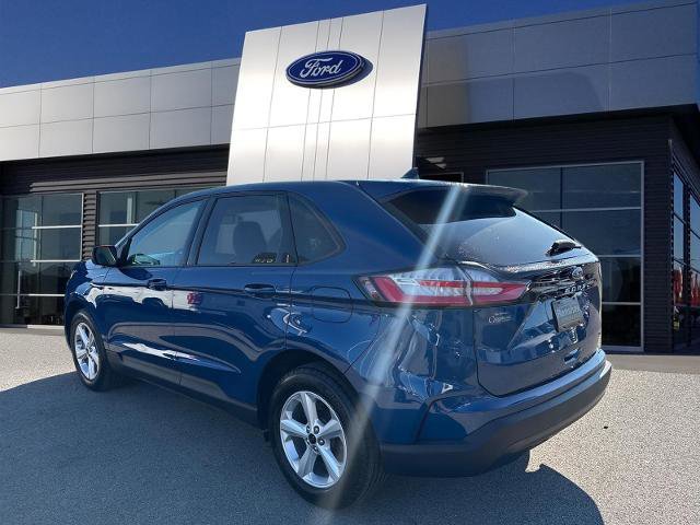 Certified 2024 Ford Edge SE image 2