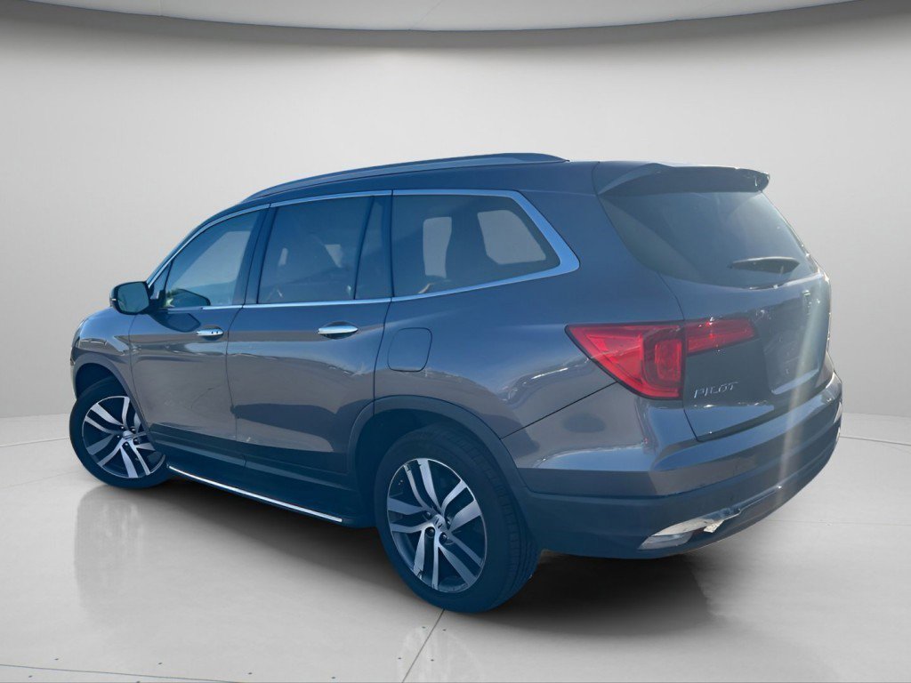 Used 2017 Honda Pilot Touring image 10