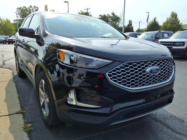 Certified 2023 Ford Edge SEL w/ Convenience Package AWD/4WD image 3