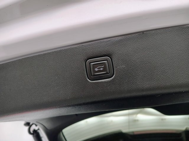 Used 2021 Chevrolet Blazer RS FWD image 16