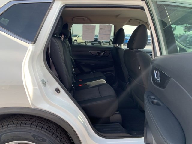 Used 2019 Nissan Rogue SV image 17