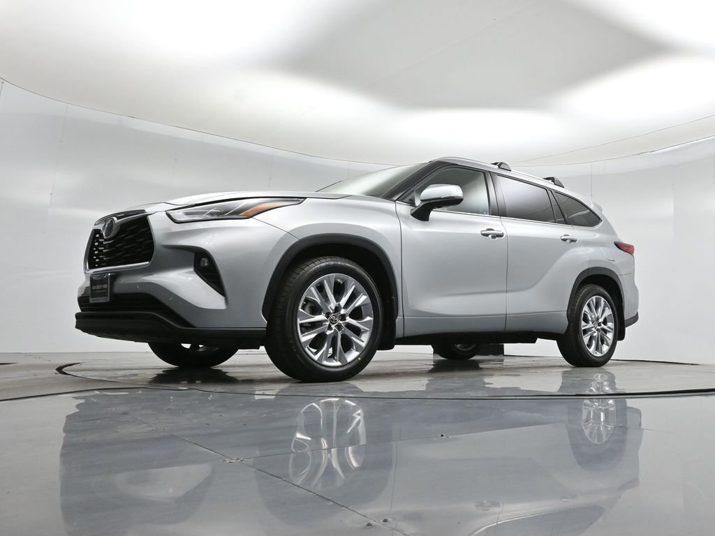 Used 2022 Toyota Highlander Limited image 27