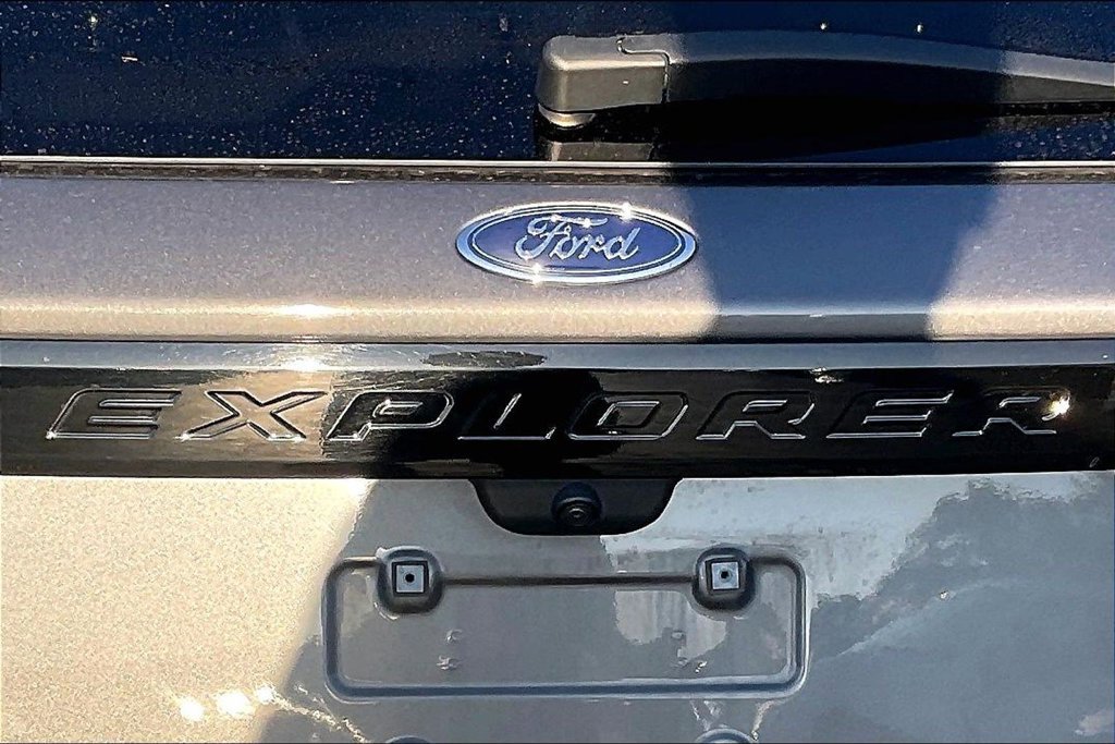 Certified 2024 Ford Explorer ST-Line w/ Class IV Trailer Tow Package AWD/4WD image 32