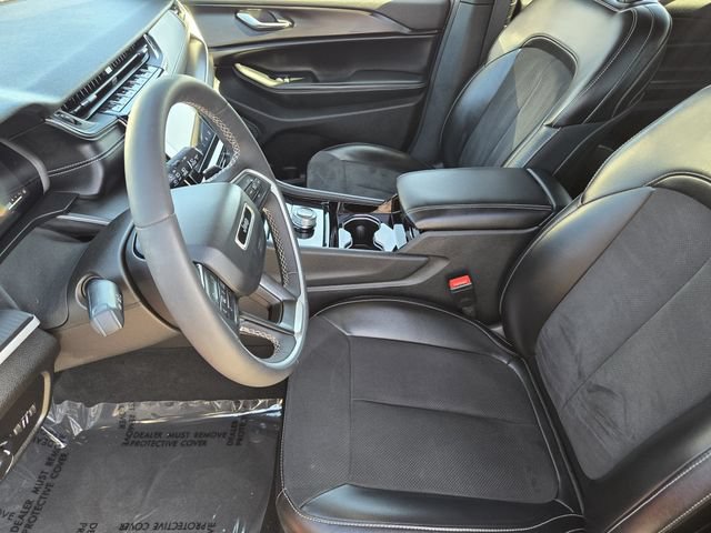 Used 2023 Jeep Grand Cherokee L Laredo RWD image 12