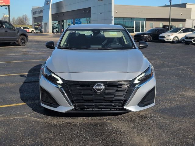 Used 2024 Nissan Altima 2.5 SV image 8