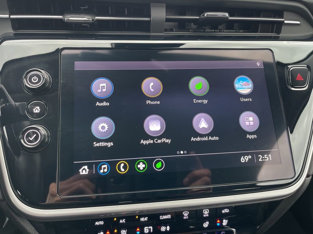 Used 2022 Chevrolet Bolt EUV LT w/ Convenience Package image 9